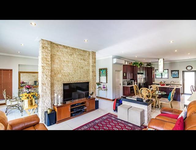 3 BEDROOM HOUSE FOR SALE IN MIDLANDS ESTATE